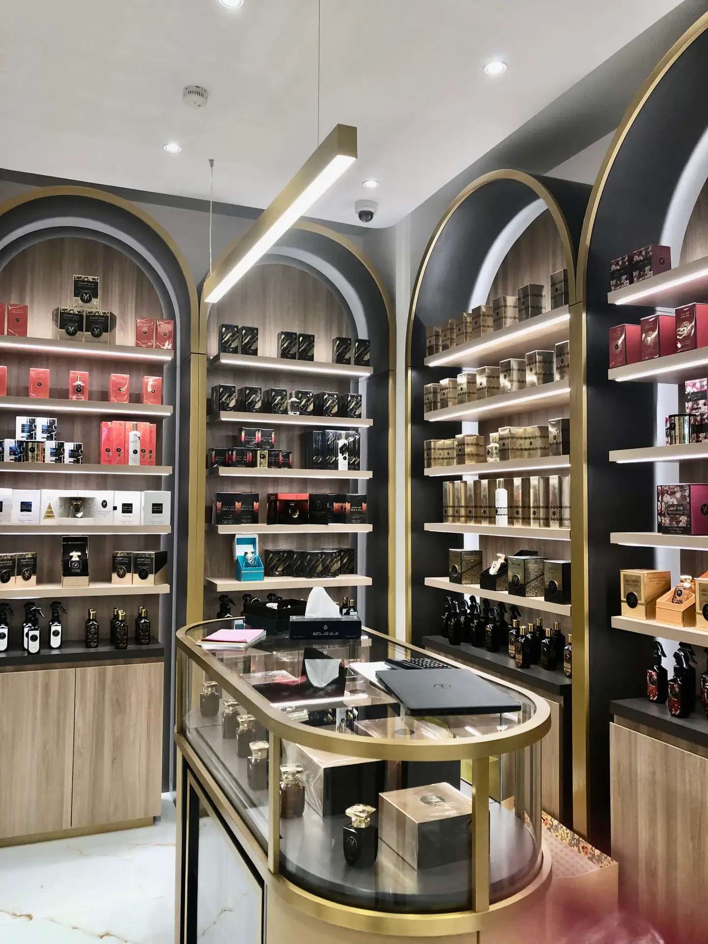 my perfumes select shop in deira