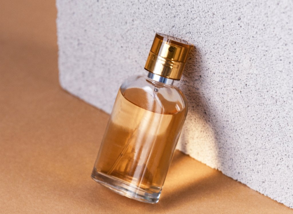 Minimalistic perfume bottle design in perfume market