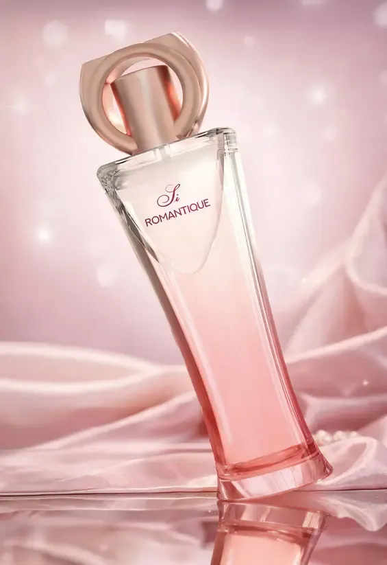 Si Romantique luxury perfume bottle showcasing elegant fragrance